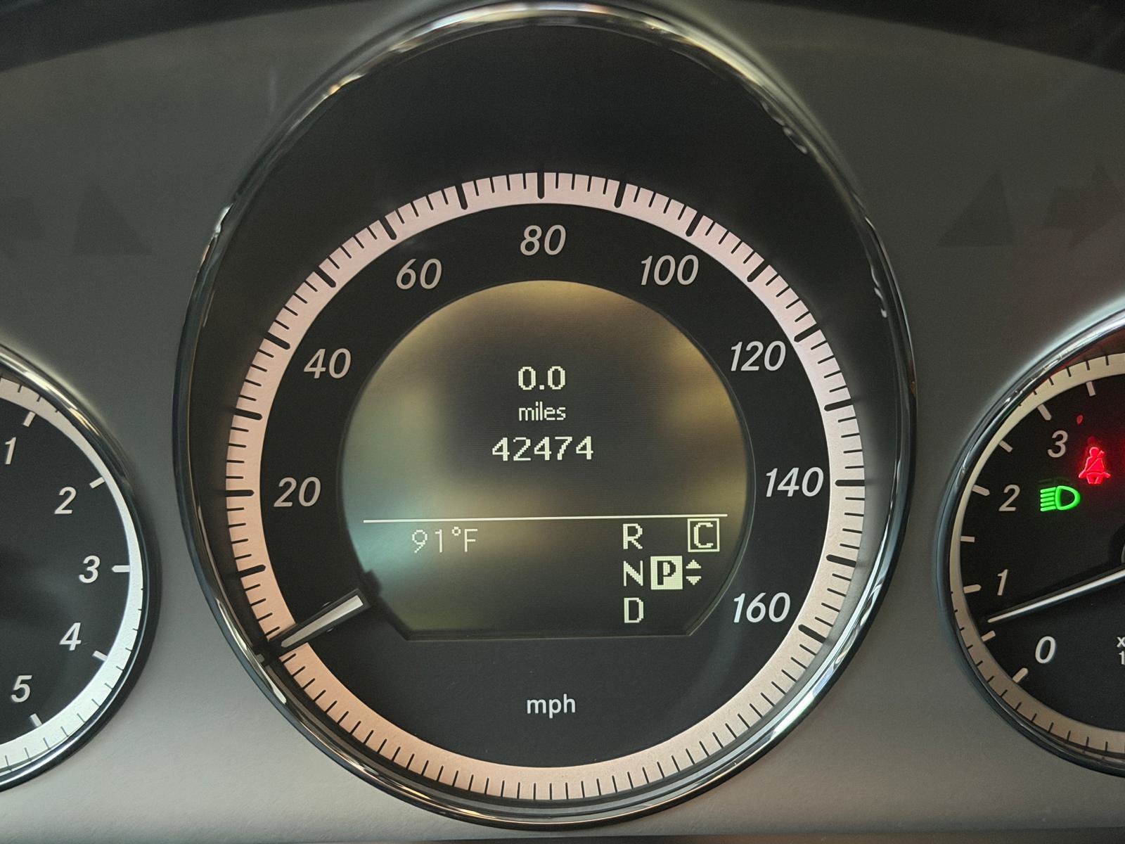 Used 2010 Mercedes-Benz E 550 Sedan image 29