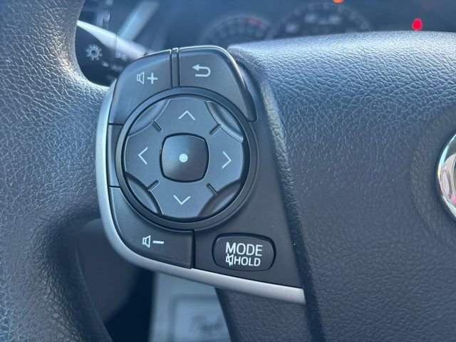 Used 2014 Toyota Camry LE image 38