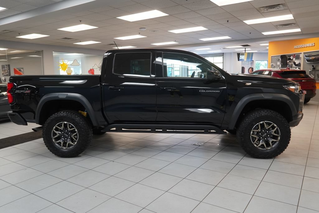 Used 2023 Chevrolet Colorado ZR2 w/ ZR2 Convenience Package III AWD/4WD image 14
