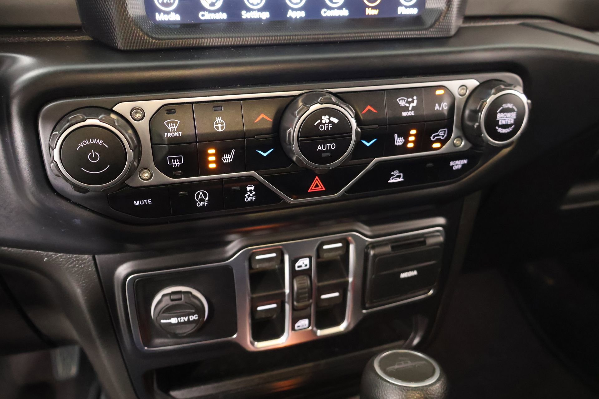 Used 2020 Jeep Gladiator Overland w/ Dual Top Group AWD/4WD image 8