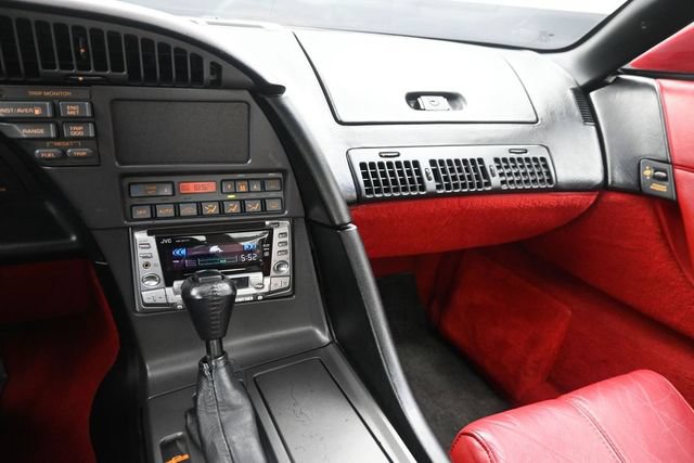Used 1990 Chevrolet Corvette Coupe RWD image 24