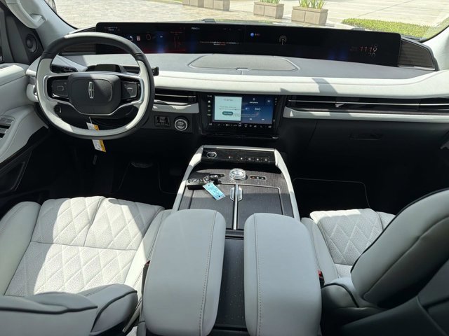 New 2026 Lincoln Navigator L Black Label AWD/4WD image 24