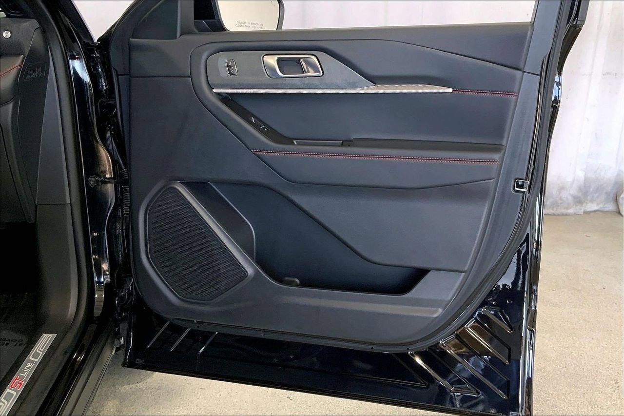 Certified 2025 Ford Explorer ST-Line image 26