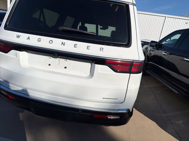 Used 2024 Jeep Wagoneer L Series II RWD image 8
