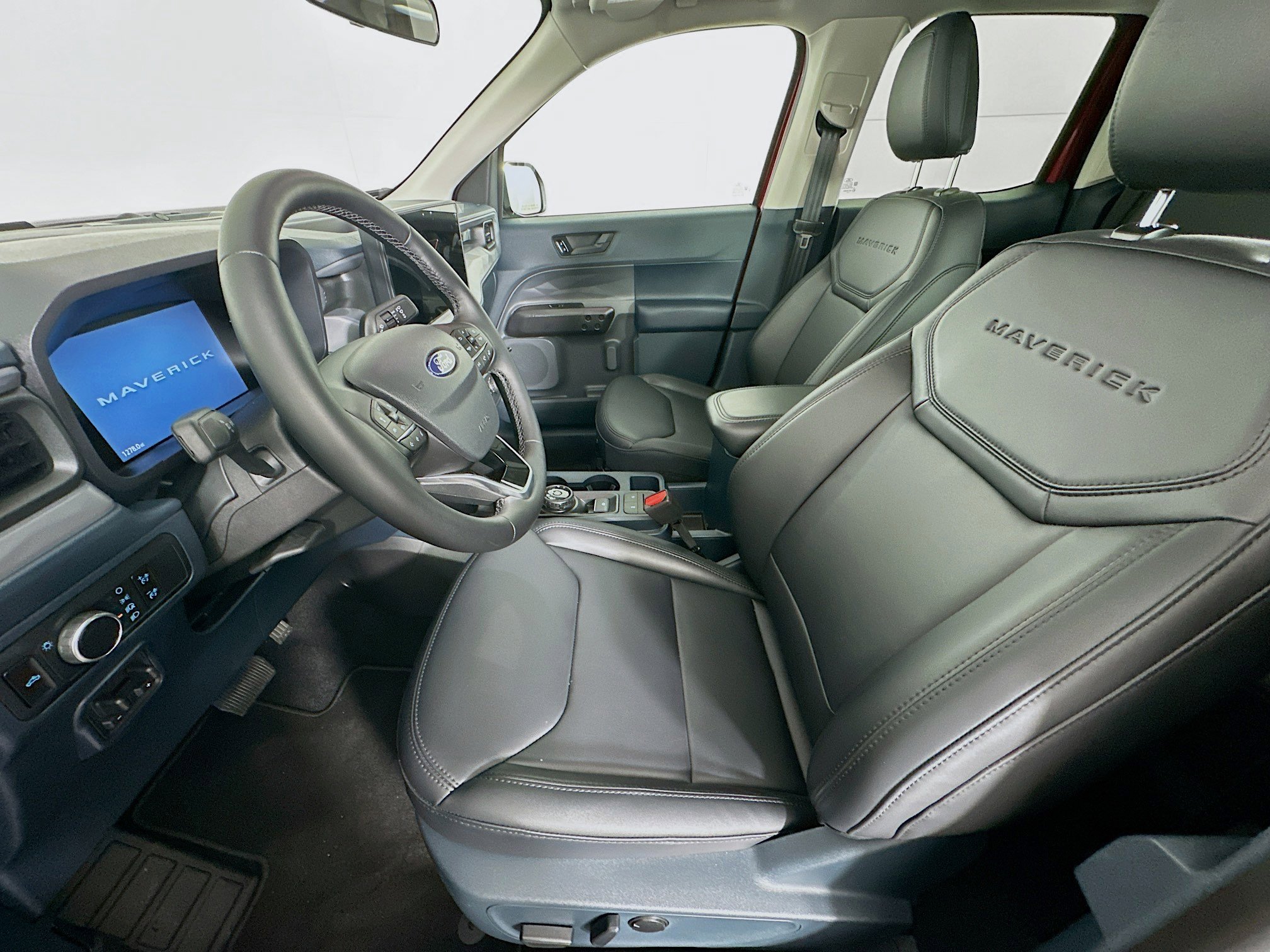 Used 2025 Ford Maverick Lariat w/ Black Appearance Package image 13