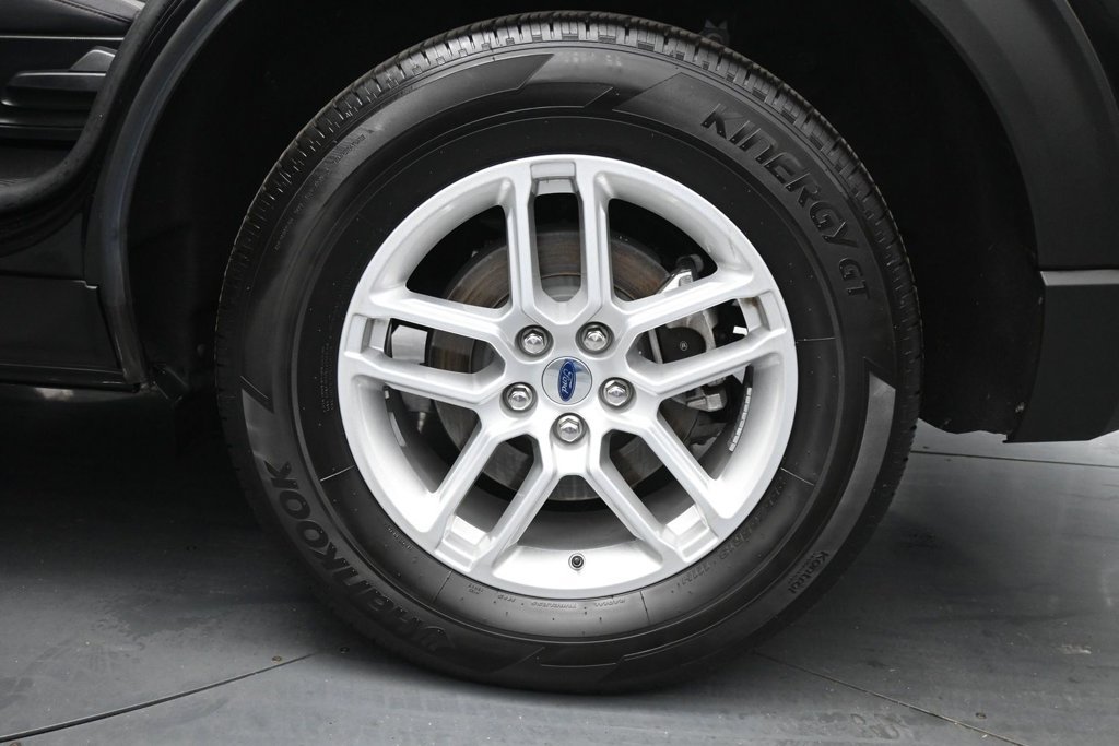 Used 2025 Ford Explorer Active AWD/4WD image 25