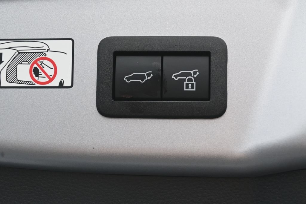 Used 2025 Toyota Prius Limited w/ Limited Premium Package AWD/4WD image 31