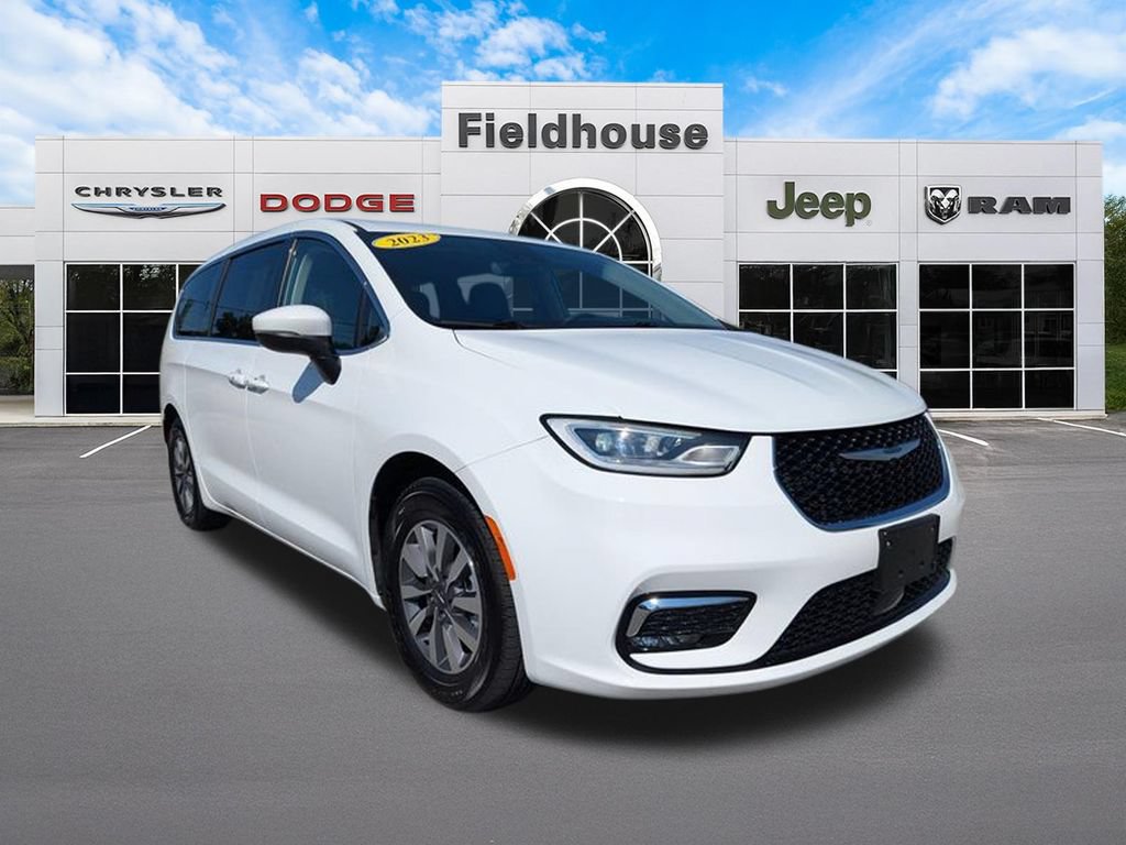 Used 2023 Chrysler Pacifica Touring-L FWD image 8