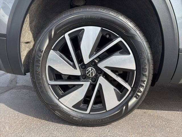 Certified 2024 Volkswagen Atlas SE w/ Panoramic Sunroof Package image 11