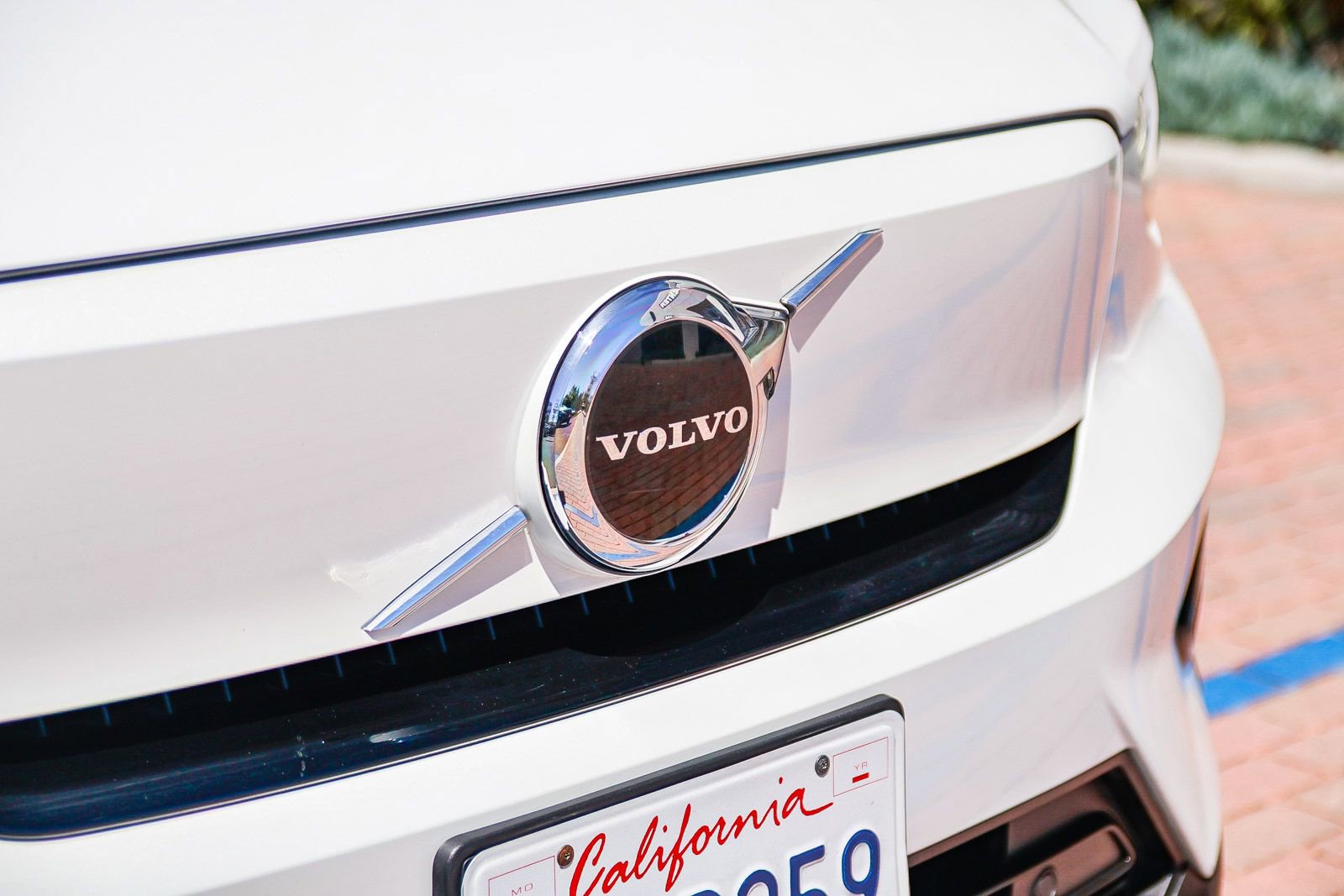 Used 2023 Volvo C40 Recharge Core w/ Protection Package Premier image 13