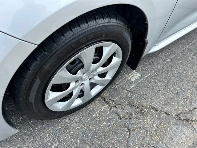 Used 2024 Toyota Corolla LE FWD image 18