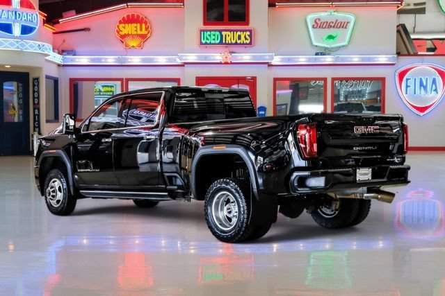 Used 2023 GMC Sierra 3500 Denali w/ Denali Ultimate Package AWD/4WD image 4