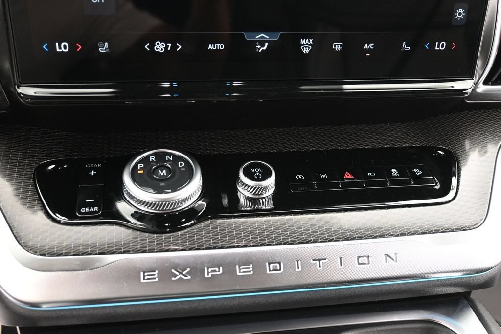 New 2027 Ford Expedition Platinum w/ Stealth Performance Package AWD/4WD image 12