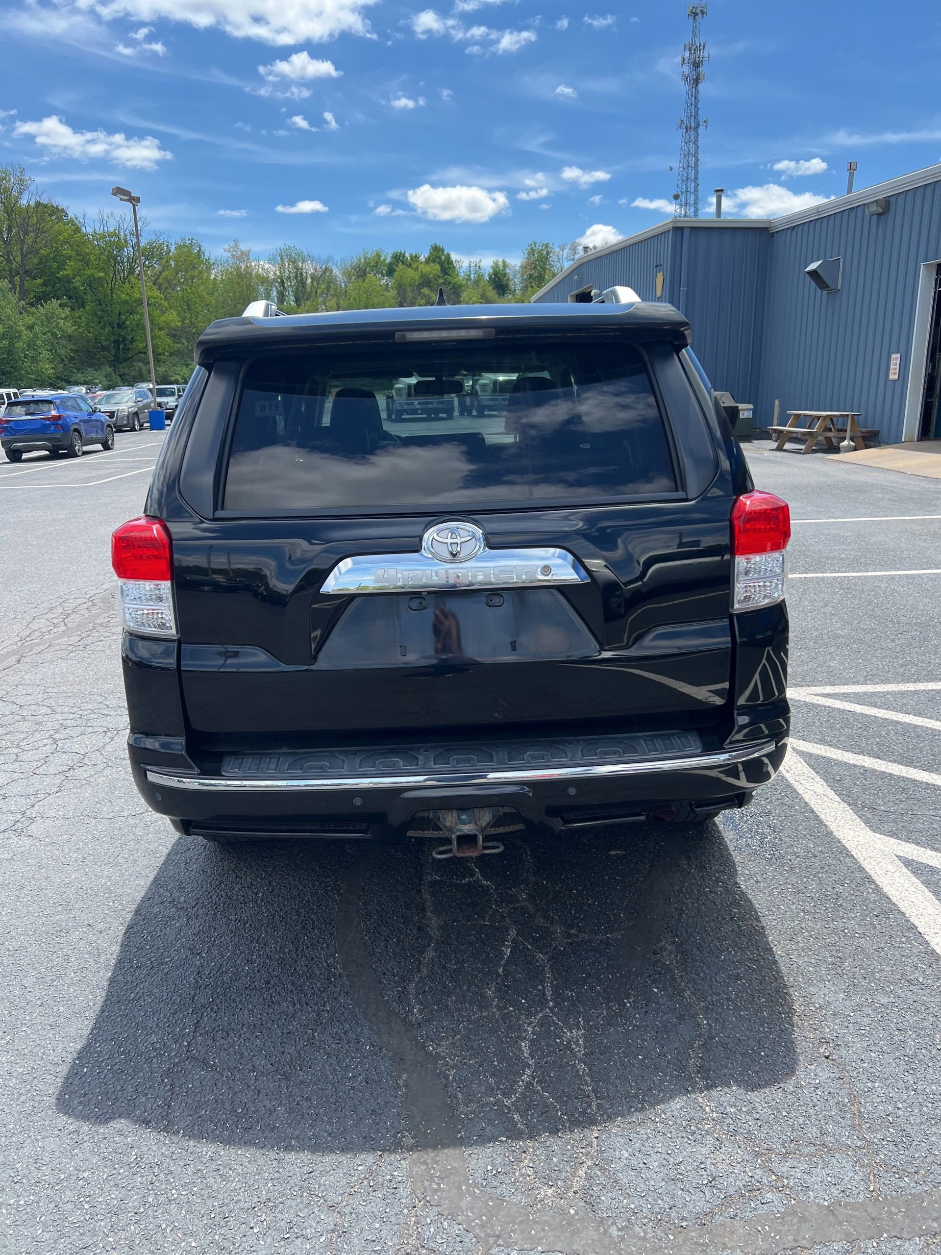 Used 2010 Toyota 4Runner SR5 AWD/4WD image 4