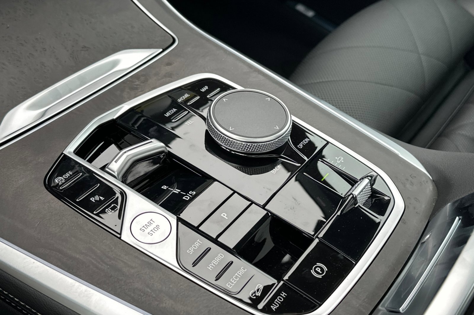 New 2026 BMW X5 xDrive50e w/ M Sport Package image 19