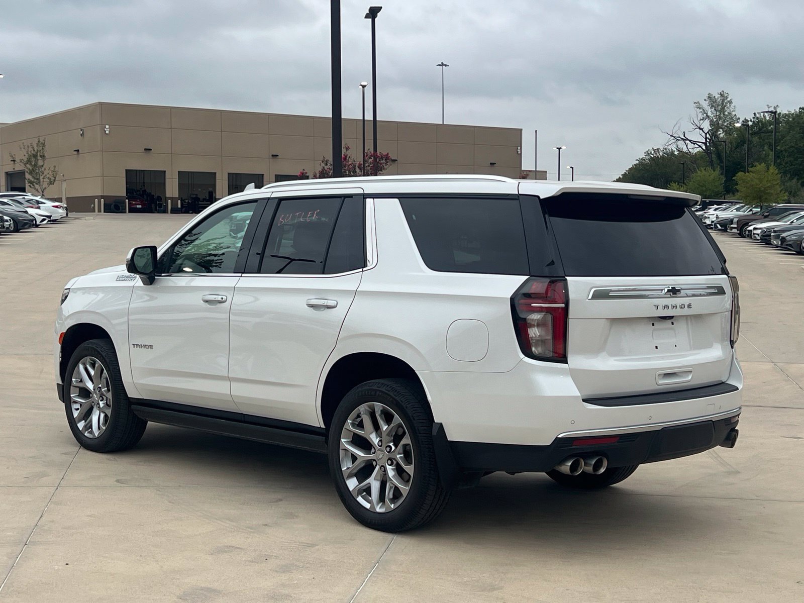 Used 2021 Chevrolet Tahoe High Country w/ Premium Package AWD/4WD image 10