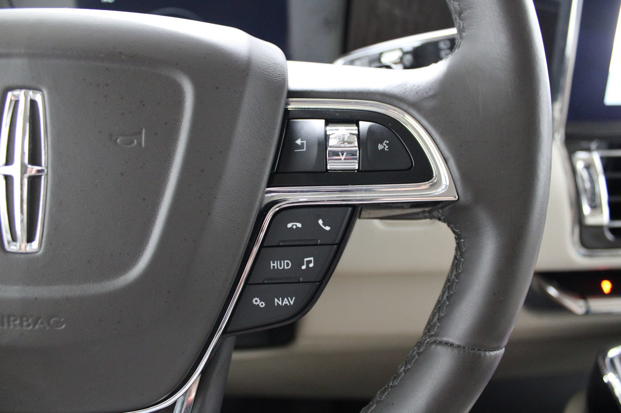 Used 2018 Lincoln Navigator Reserve w/ Technology Package AWD/4WD image 45