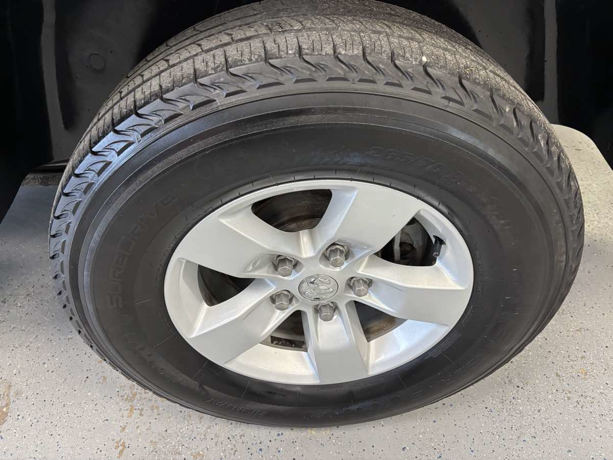 Used 2018 RAM 1500 Classic SLT AWD/4WD image 25