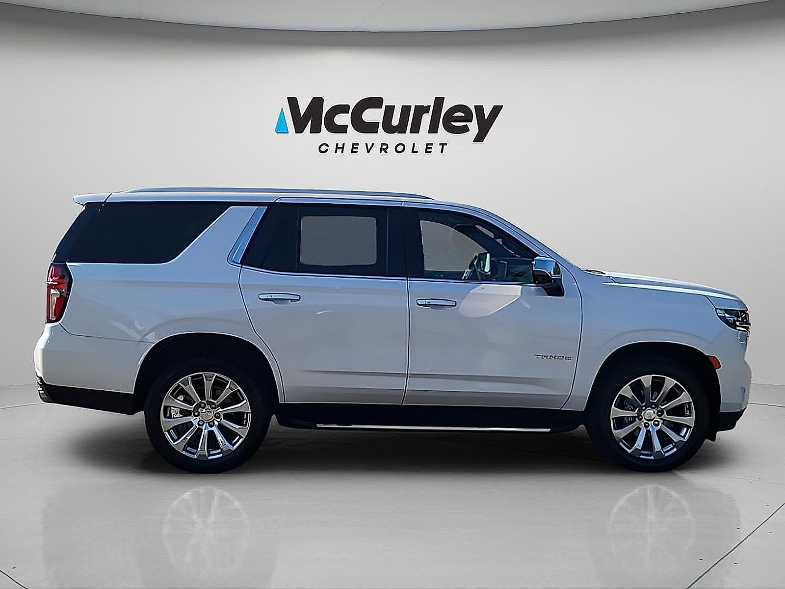 Used 2023 Chevrolet Tahoe Premier AWD/4WD image 8