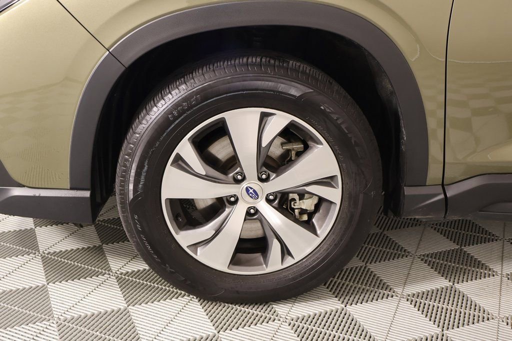 Used 2024 Subaru Ascent Premium w/ Convenience Package image 18