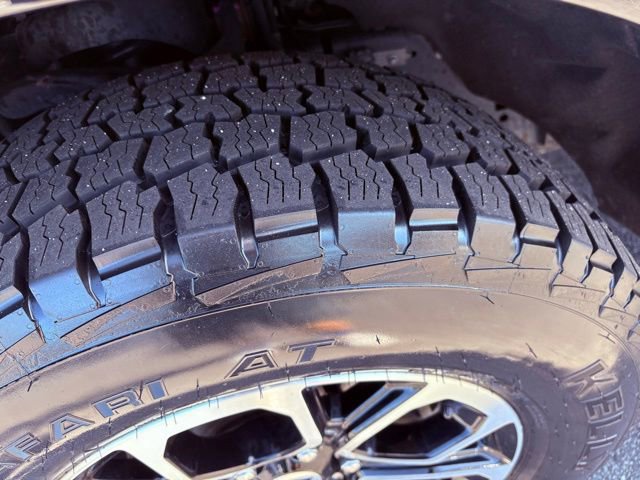 Used 2024 Ford Expedition XLT AWD/4WD image 28