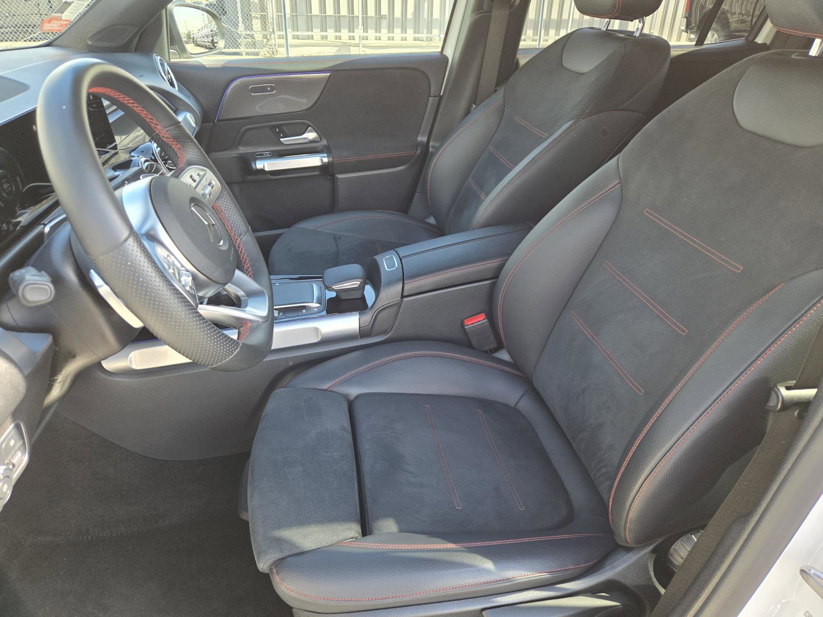 Used 2022 Mercedes-Benz GLB 250 image 19