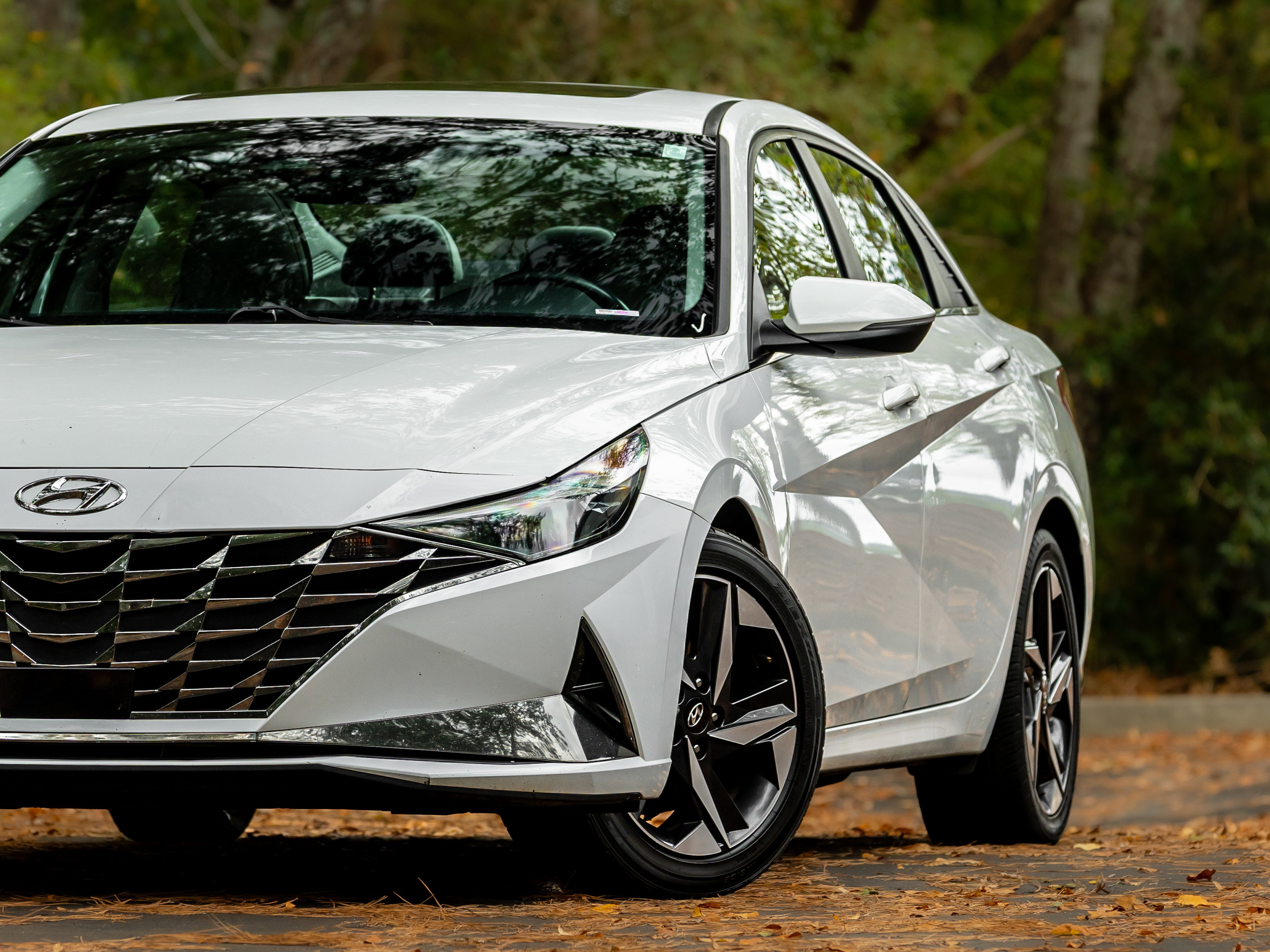 Used 2021 Hyundai Elantra Limited image 28