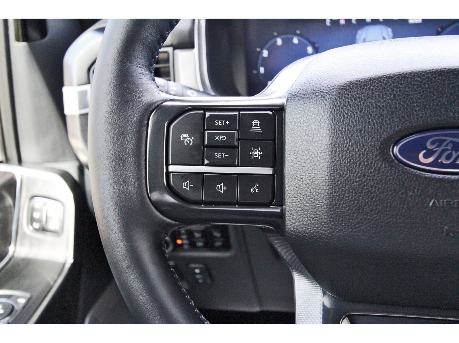 Used 2025 Ford F150 Platinum w/ FX4 Off-Road Package AWD/4WD image 22