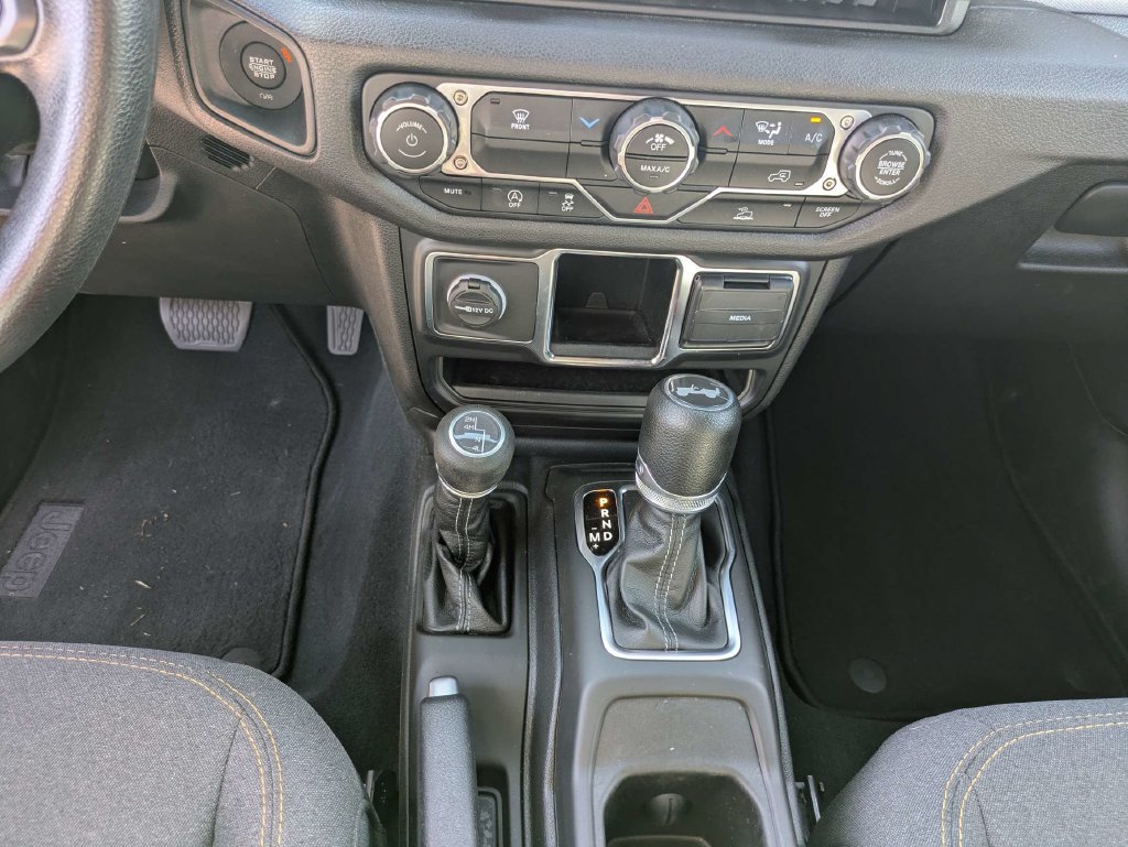 Used 2024 Jeep Wrangler Sport AWD/4WD image 19