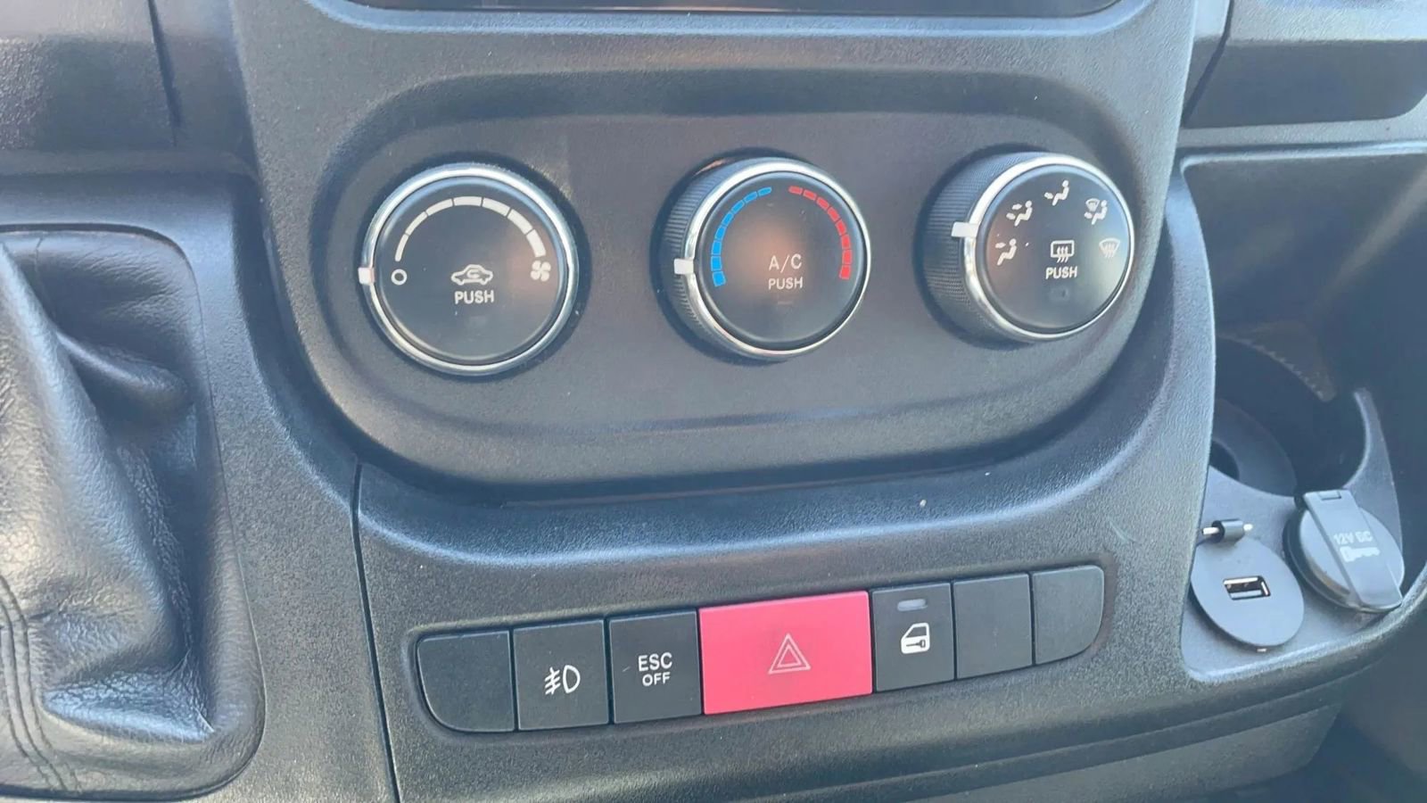 Used 2018 RAM ProMaster 1500 w/ Premium Appearance Group FWD image 12