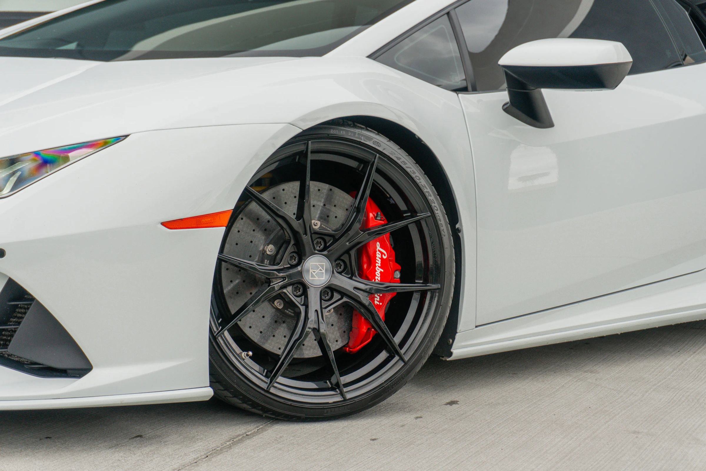 Used 2020 Lamborghini Huracan EVO image 21