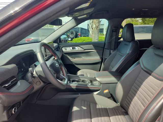 Used 2025 Ford Explorer ST-Line w/ Premium Package RWD image 2
