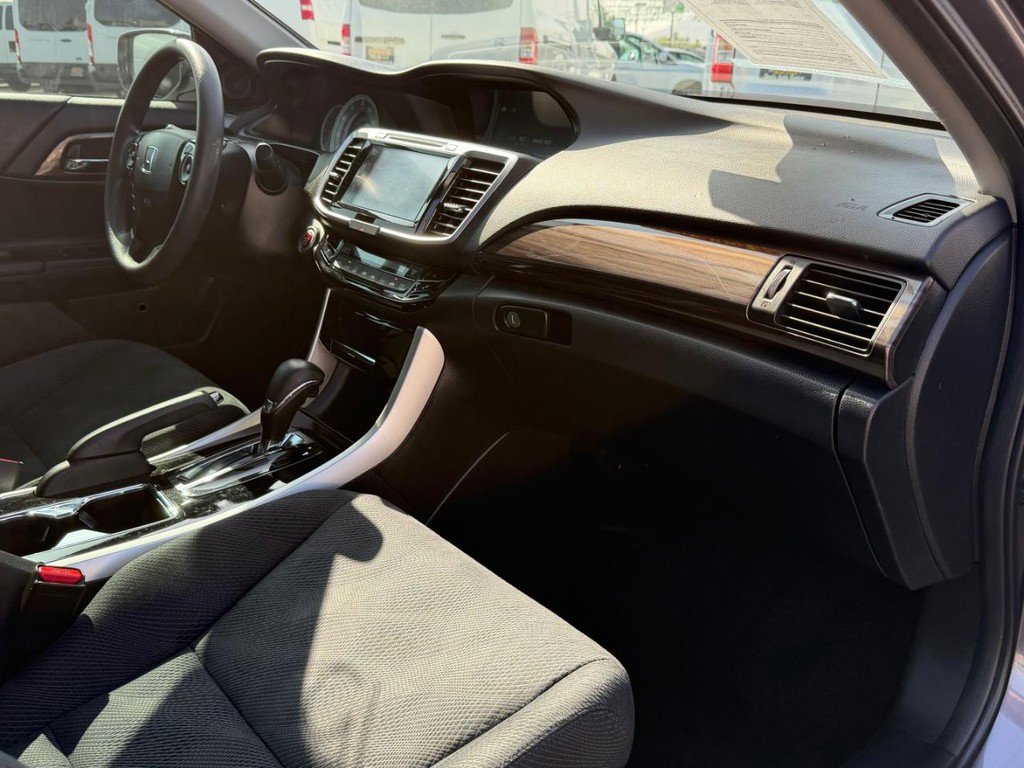 Used 2017 Honda Accord EX image 20