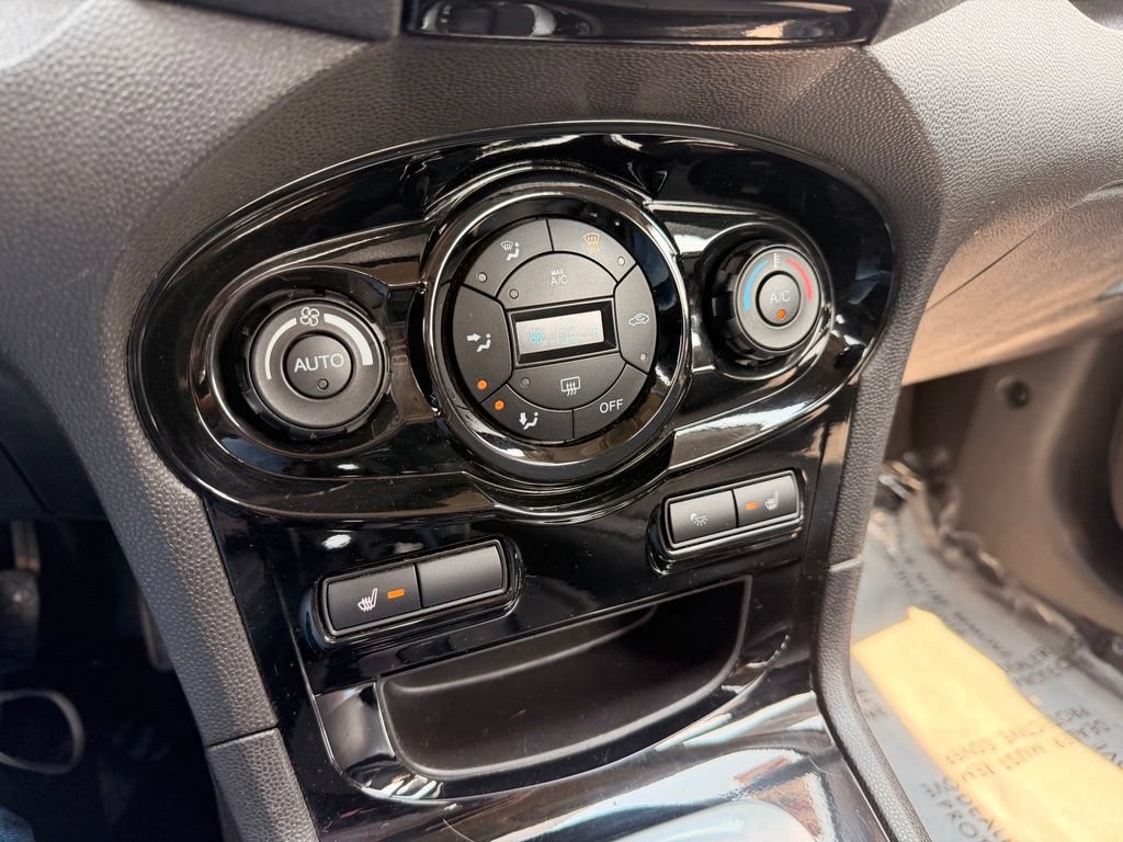 Used 2017 Ford Fiesta Titanium FWD image 23