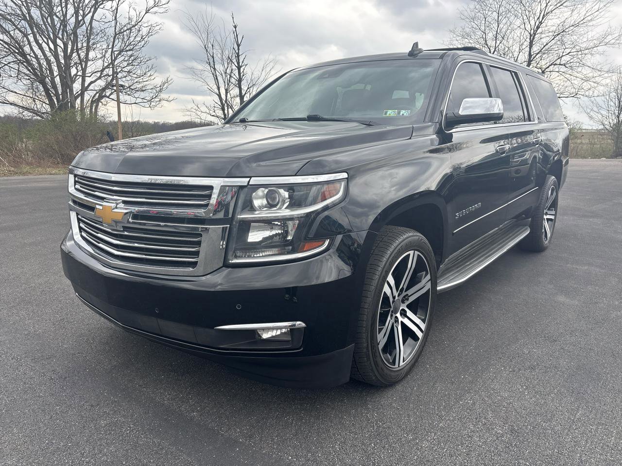 Used 2015 Chevrolet Suburban LTZ image 2