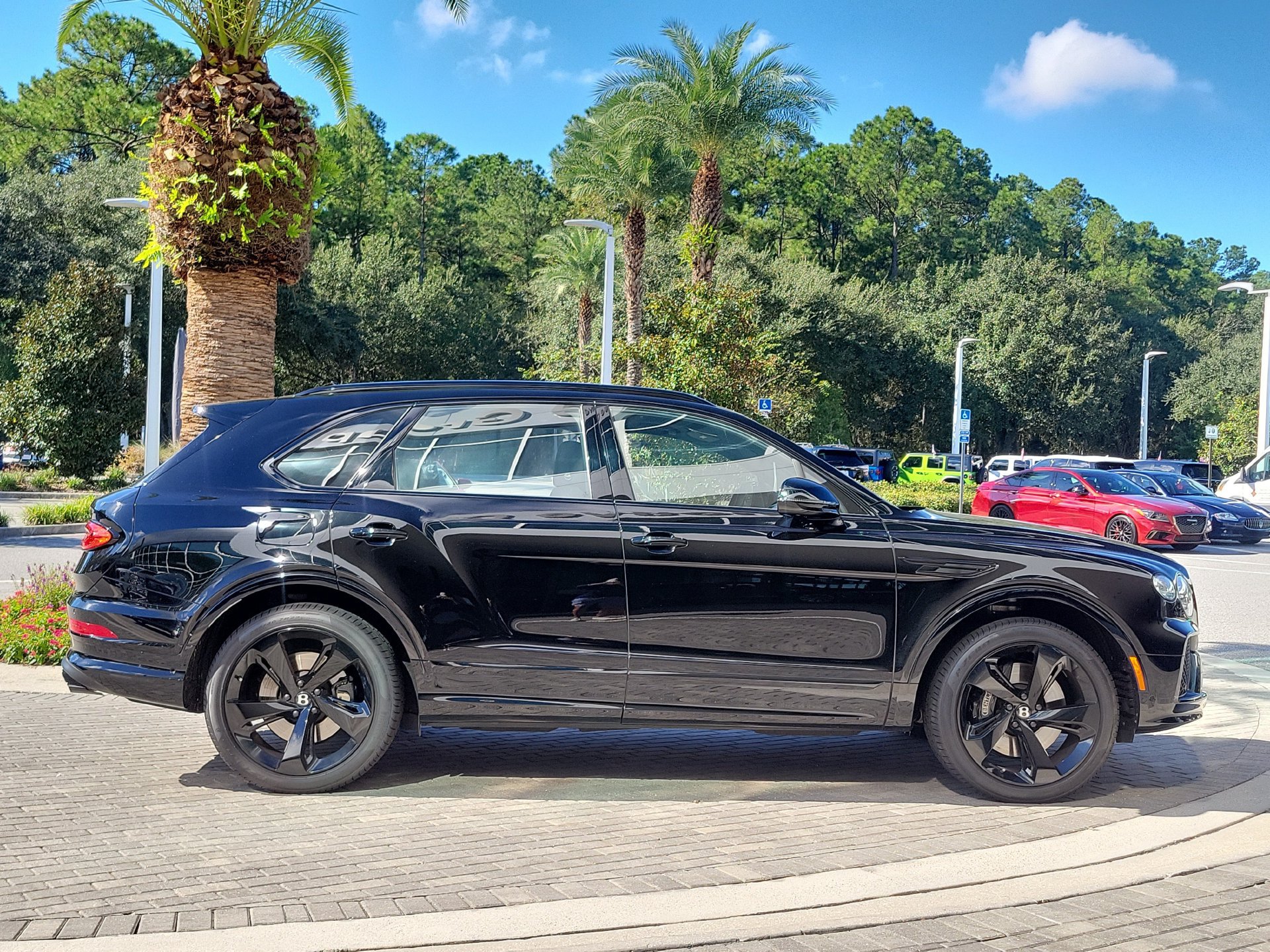 Certified 2023 Bentley Bentayga AWD/4WD image 7