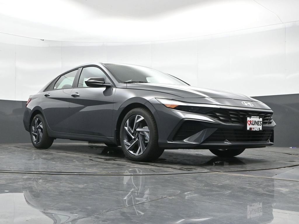 New 2025 Hyundai Elantra Sport image 48