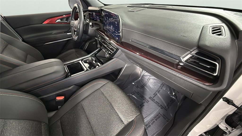 Used 2024 Chevrolet Traverse Z71 w/ Enhanced Driving Package image 36