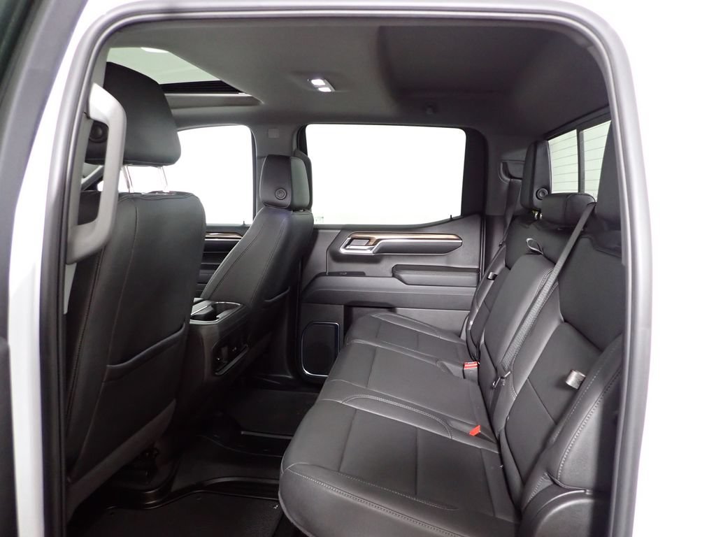 Used 2024 Chevrolet Silverado 1500 LT Trail Boss w/ Convenience Package II AWD/4WD image 35