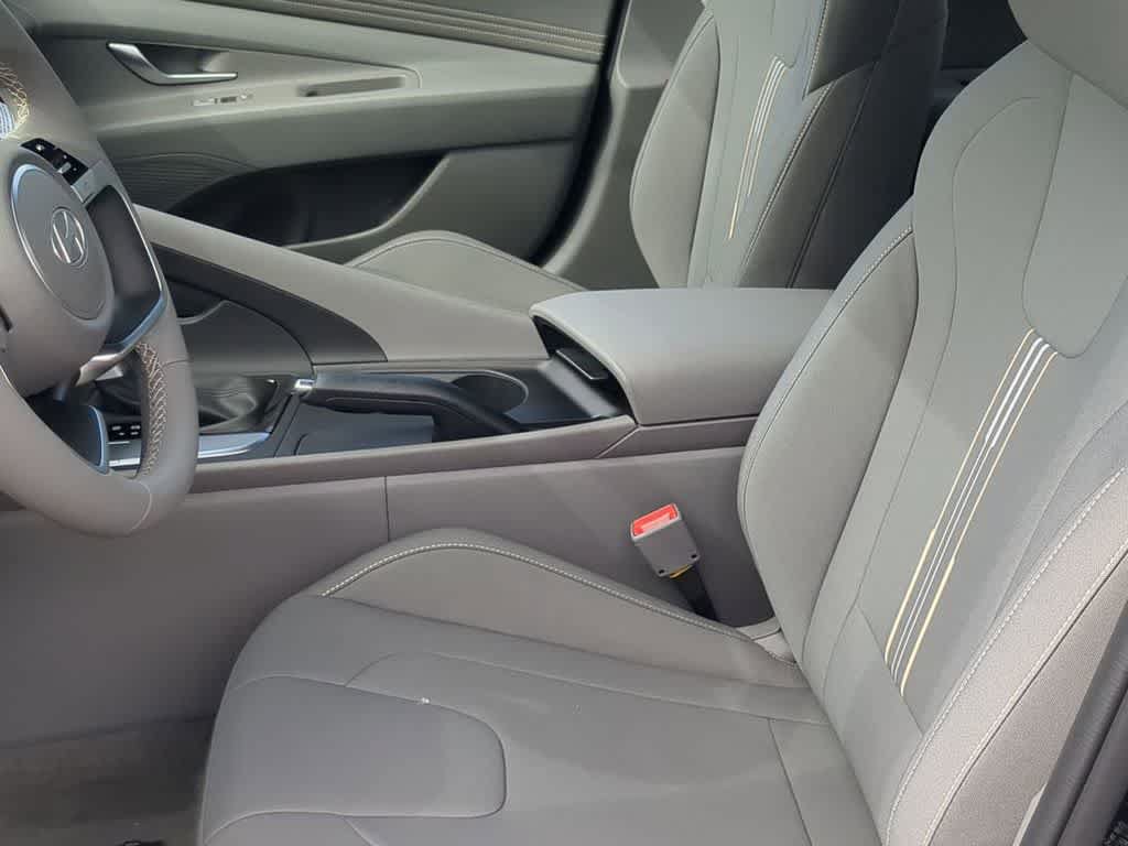 New 2026 Hyundai Elantra SEL Sport Premium FWD image 17