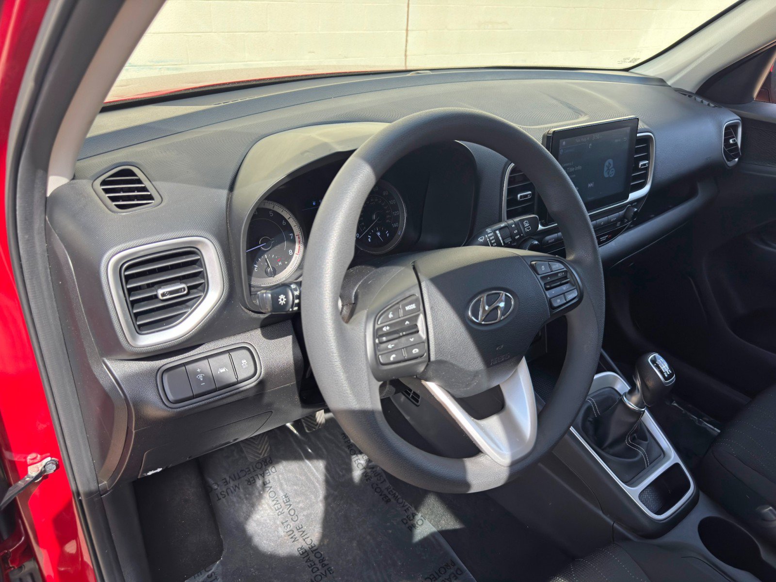 Used 2020 Hyundai Venue SE FWD image 12