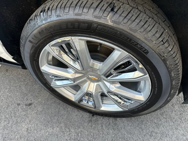 Used 2022 Chevrolet Suburban High Country AWD/4WD image 9
