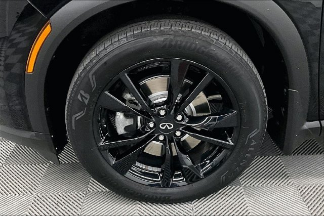 Used 2025 INFINITI QX60 Luxe AWD/4WD image 10