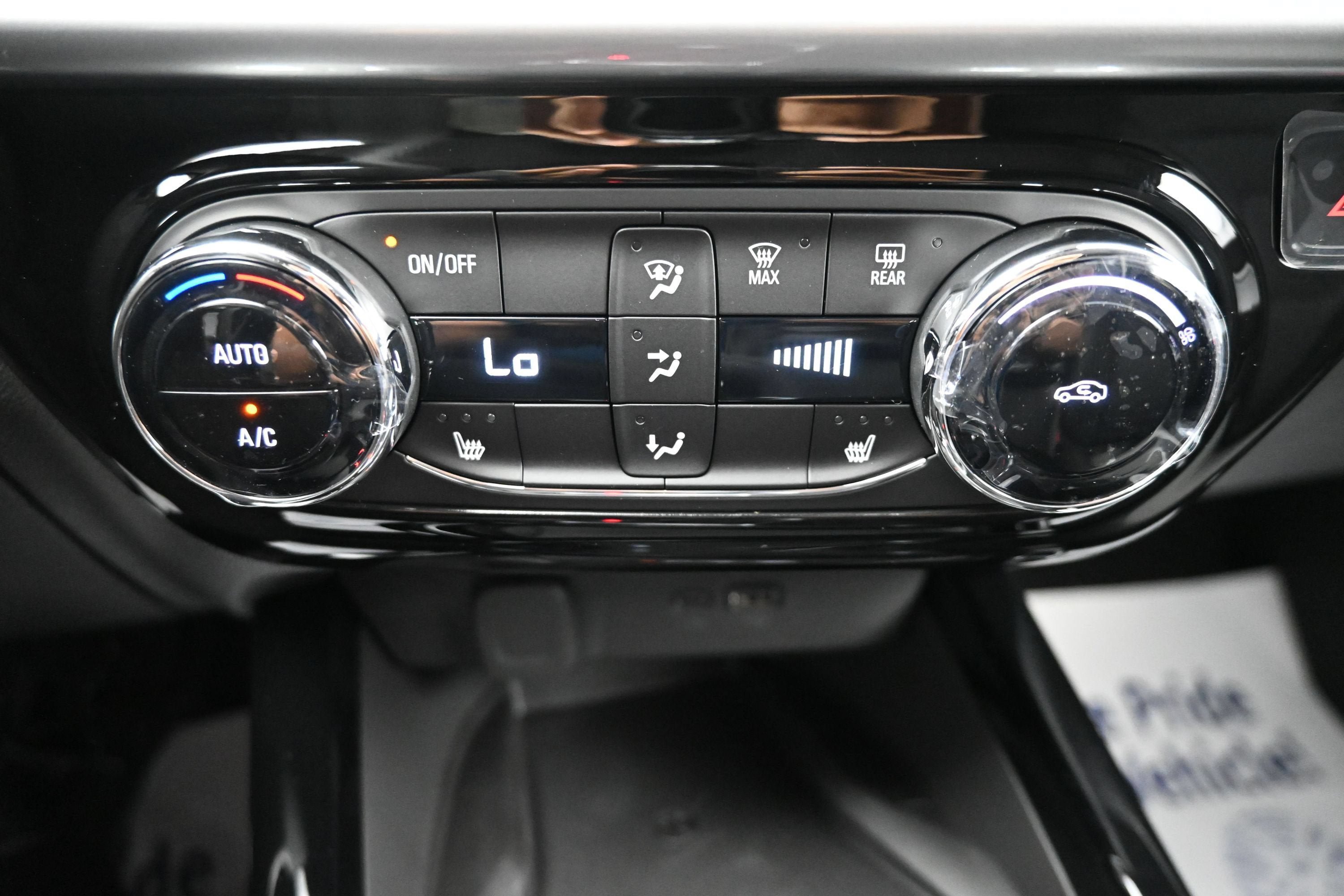 New 2026 Chevrolet Trax LT w/ Sunroof Package FWD image 17