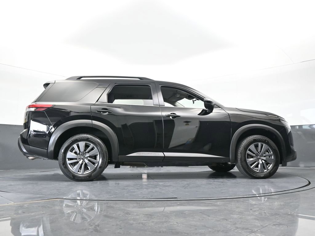 Used 2025 Nissan Pathfinder SV image 64
