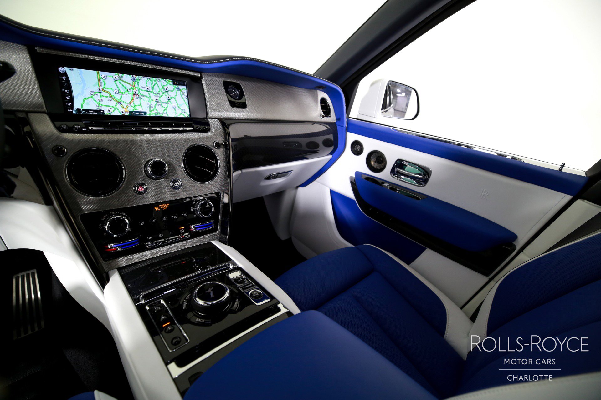 Used 2023 Rolls-Royce Cullinan Black Badge w/ Driver's Package image 16