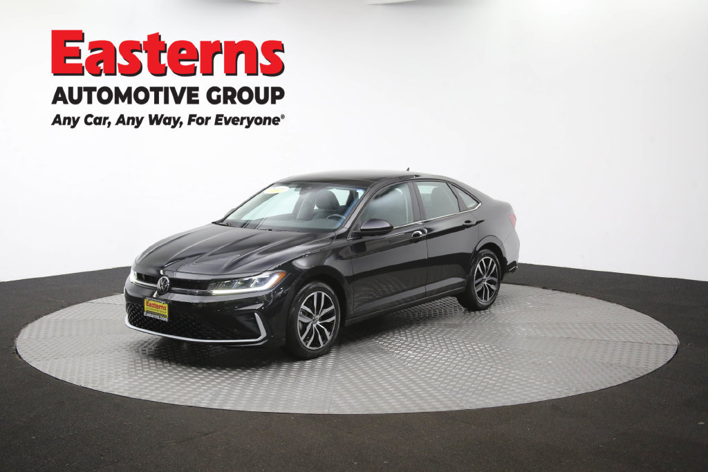 Used 2025 Volkswagen Jetta SE FWD image 56