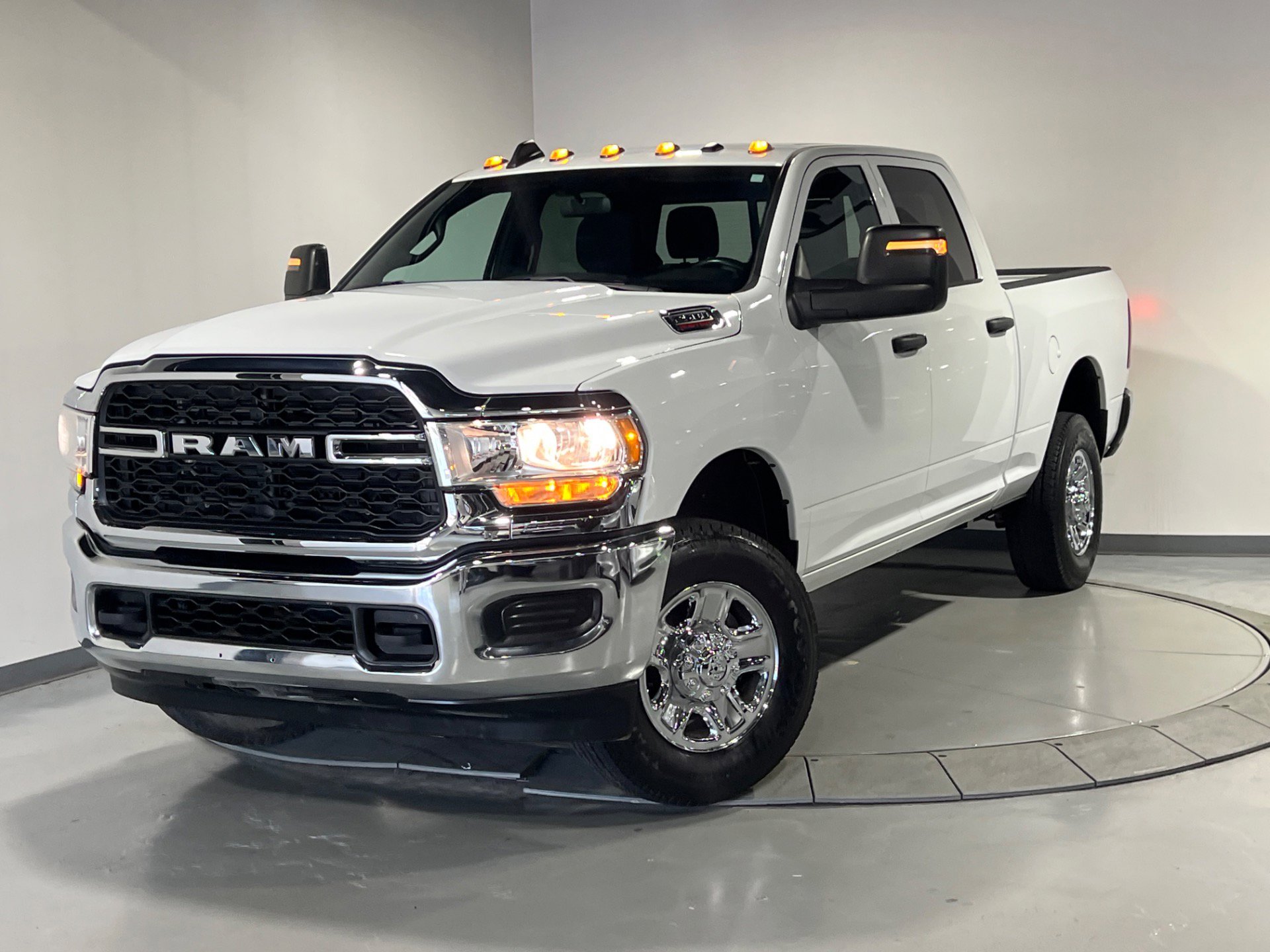 Used 2024 RAM 2500 Tradesman w/ Chrome Appearance Group