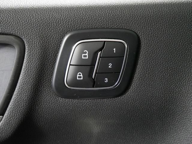 Certified 2025 Ford Escape Platinum AWD/4WD image 17