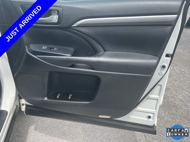Used 2017 Toyota Highlander SE FWD image 23